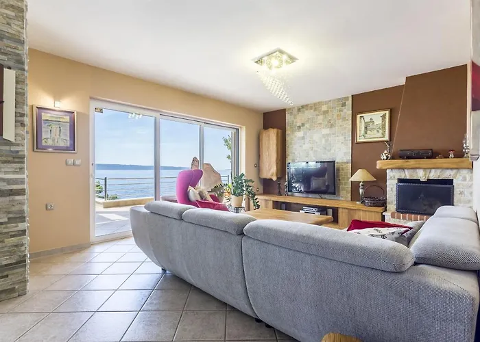 Paradise View アパート トロギール